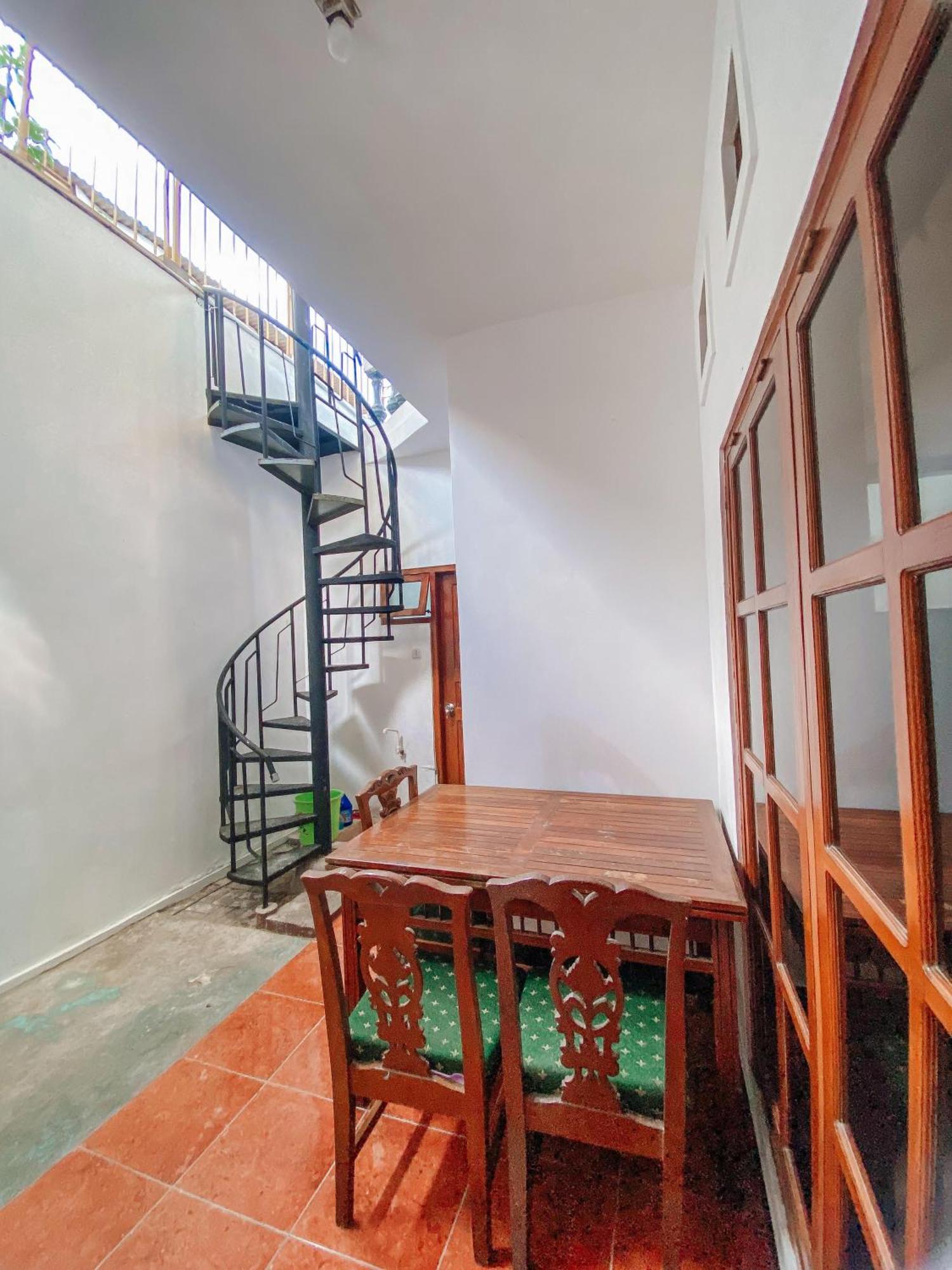 Asrama Laura's Backpacker 523 Yogyakarta